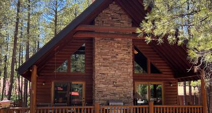 Cute and Cozy 3 bedroom Cabin in a Peaceful Pinetop Cul-de-sac