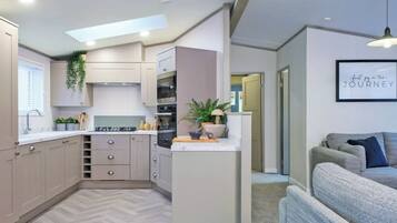 Fridge, oven, stovetop, toaster