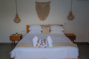 3 bedrooms, in-room safe, desk, free WiFi