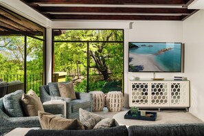 Smart TV - Exclusive Luxury Villa at Reserva Conchal w/ Pool –Just 10 Min Walk to the Beach (Playa Conchal)