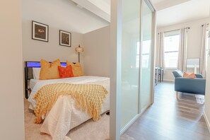 1 bedroom, WiFi, bed sheets - Cozy 1-Bedroom Apartment with fitness room, WiFi in Charming Cincinnati (Cincinnati)