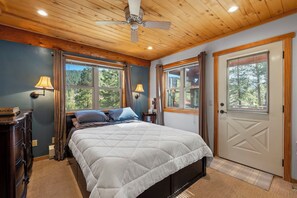 3 bedrooms, desk, free WiFi, bed sheets