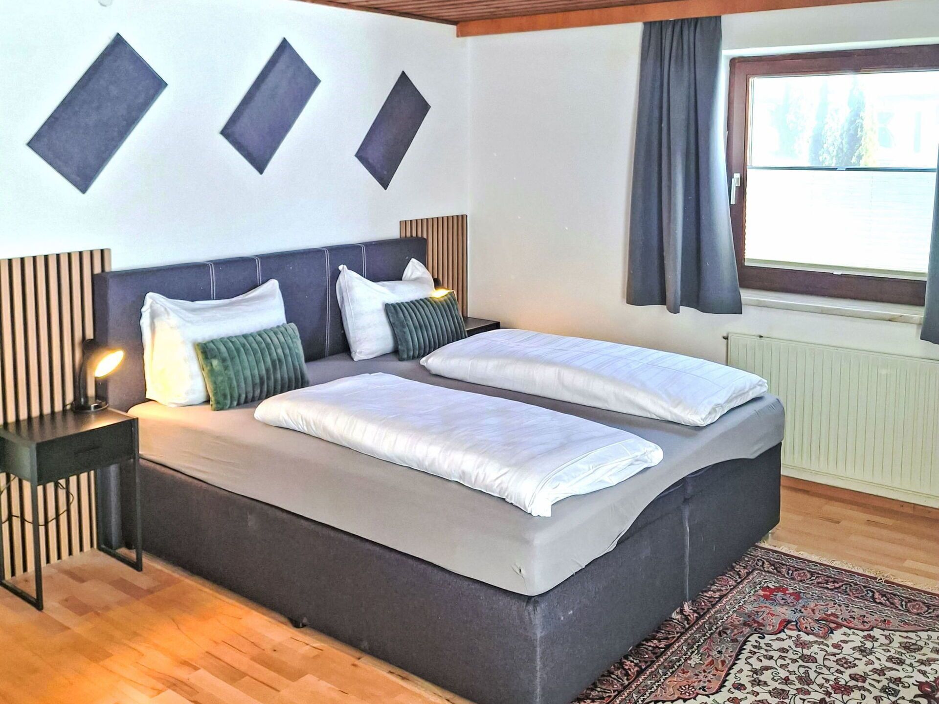 2 Schlafzimmer, Reisekinderbett, kostenloses WLAN