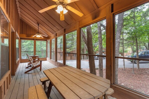 Outdoor dining - 2BR Cabin Getaway | Dogs Welcome, Near Strip & SDC (Branson)