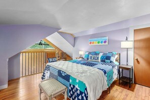 4 bedrooms, free WiFi, bed sheets - Family & Pet-Friendly Cape Escape Near Beach (Hyannis)