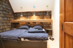 3 bedrooms, free WiFi, bed sheets