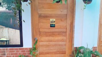 Deluxe Studio, Garden View | Premium bedding, down comforters, Select Comfort beds, desk