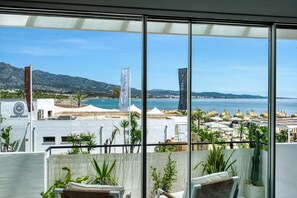 Interni