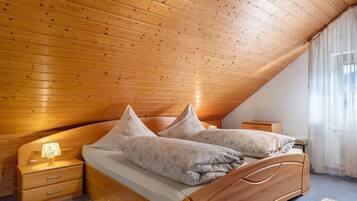 2 dormitorios, tabla de planchar con plancha, wifi gratis y ropa de cama