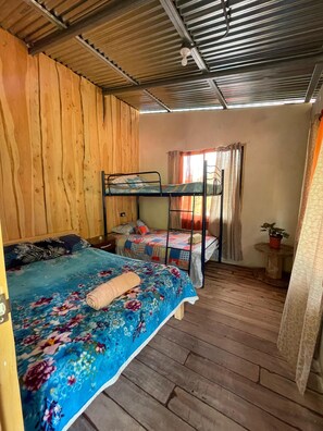 Family Room, Patio, Courtyard View | Free WiFi - Alojamiento Oye (Rivas)