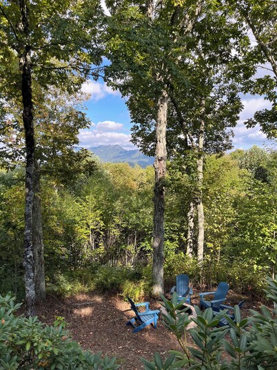 Sugar Mountain Hideaway:  2-2 home on Private Secluded Road w breathtaking view