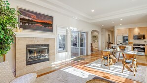 Unclassified image, 3 of 34, button - Broken Top Villa One - A Beautiful Two Bedroom Villa in Bend's Westside! (Bend)