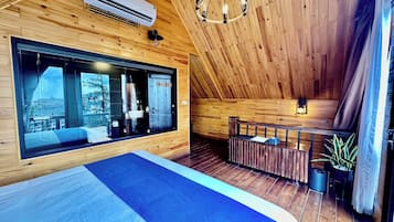Minibar, Zimmersafe, individuell dekoriert, individuell eingerichtet