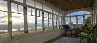 5BR Farmhouse Lakeview • Wine Trail • Cozy Porch