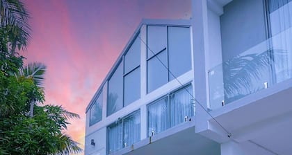 Ceylon Luxury Villa with Private Pool
Mirissa