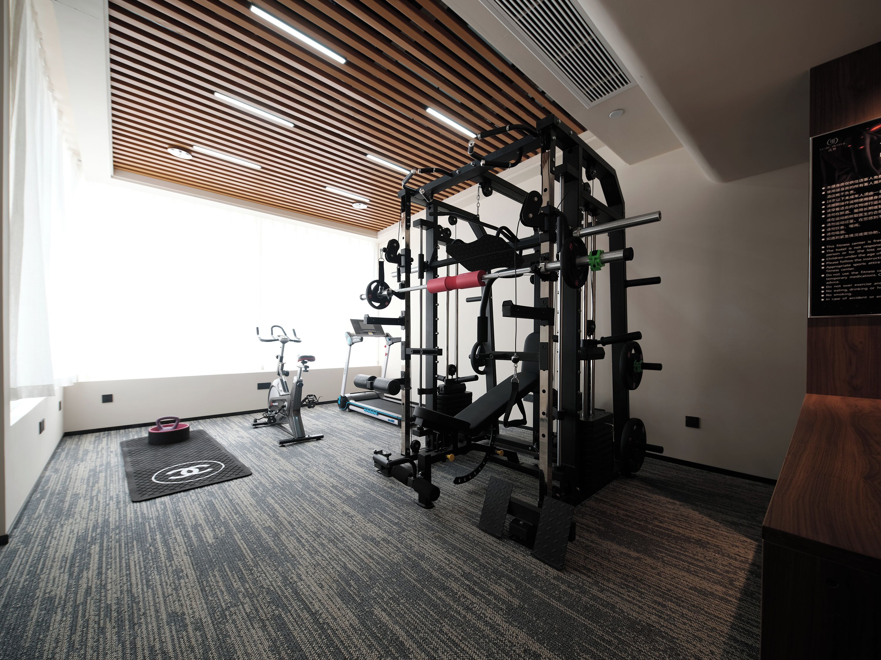 Trang thiết bị tập thể dục tại phòng
