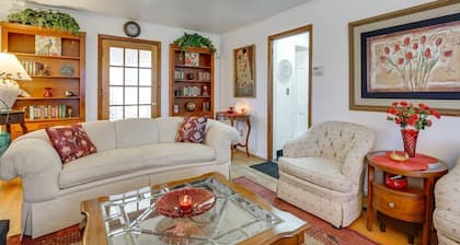Charming 3-bedroom house with AC and WiFi in Royal Oak