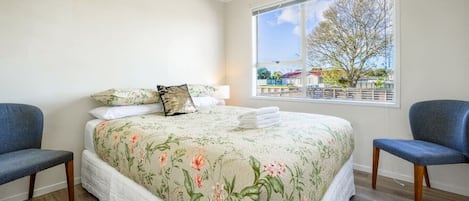 Iron/ironing board, WiFi (free), bed sheets