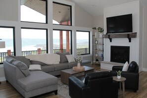 Smart-TV, Kamin, DVD-Player, Tischfußball