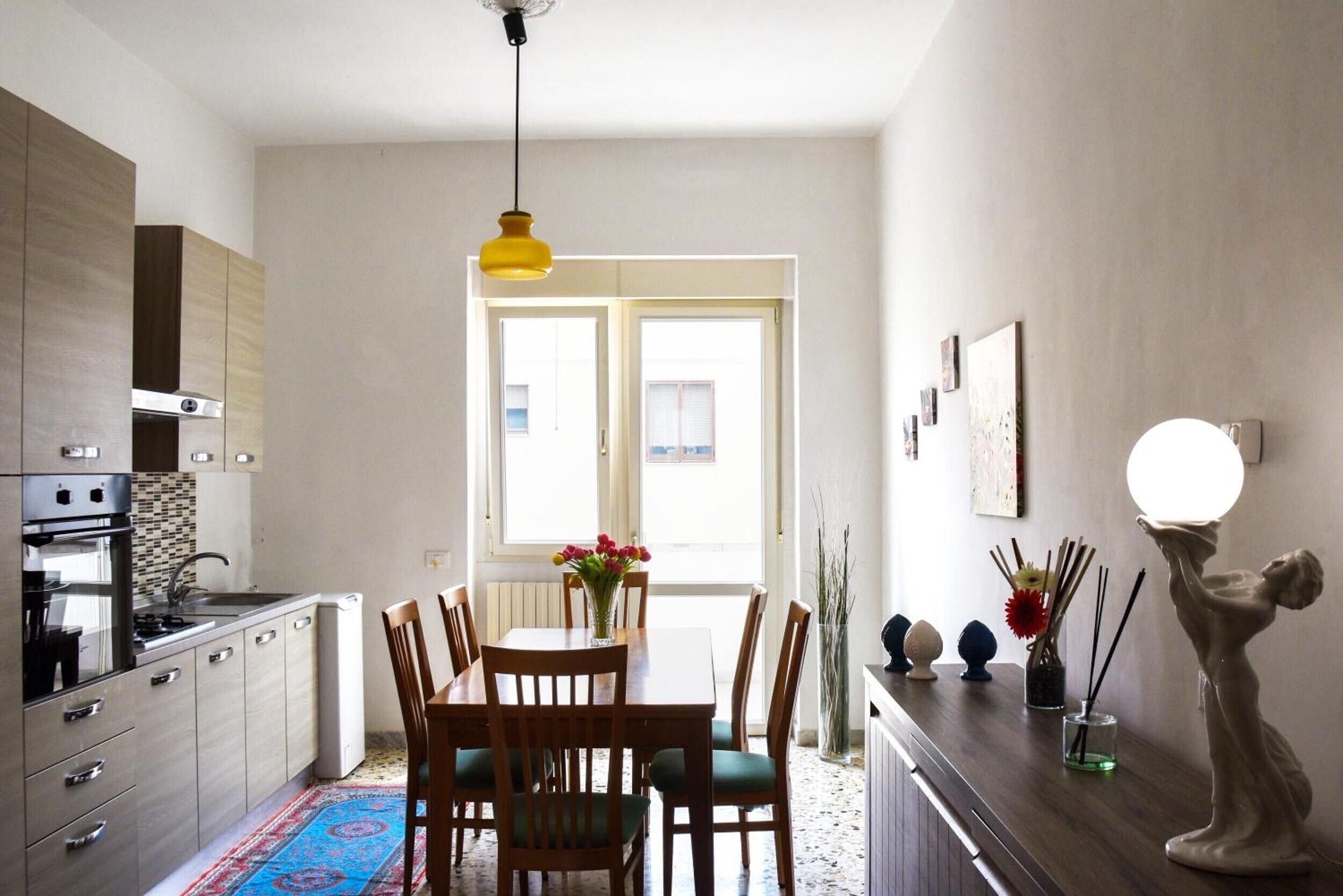 Fridge, oven, stovetop, cookware/dishes/utensils