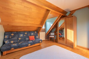 3 chambres, fer et planche à repasser, Wi-Fi gratuit, draps fournis