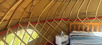 Spacious Yurt - Sleeps 2 - River and mountain view