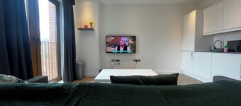 Grosvenor Rd Studio - Sleeps 4, Pet Friendly, WiFi