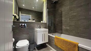 Douche, serviettes fournies