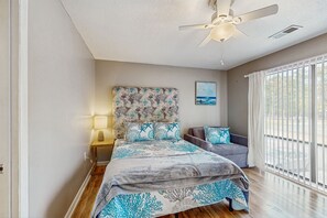 2 bedrooms, iron/ironing board, Internet, bed sheets