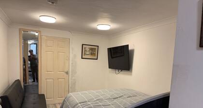 Plymouth - Studio - Stay 2 - Parking - City Centre