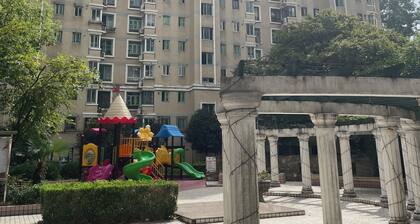 2-bedroom condo in fantastic Shanghai with Free WiFi, AC