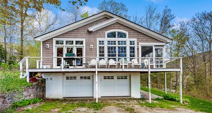 Mountain Slope Side home w/ mountain views , hiking & walk to lifts