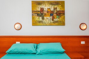 1 habitación, tabla de planchar con plancha, wifi gratis y ropa de cama 