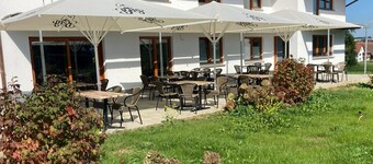 Apartment '1' with Shared Terrace, Shared Garden and Wi-Fi