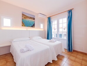 3 bedrooms, internet, bed sheets