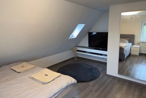 3 chambres, fer et planche à repasser, accès au Wi-Fi (inclus)