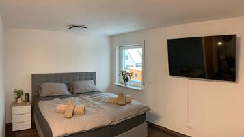 3 bedrooms, iron/ironing board, free WiFi, bed sheets