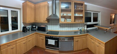 Holiday Home 'Spacious House with Garden' with Private Terrace and Wi-Fi