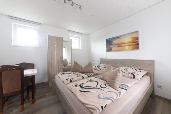 Free WiFi, bed sheets