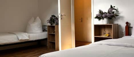 3 bedrooms, free WiFi, bed sheets