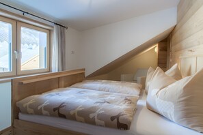 1 bedroom, free WiFi, bed sheets - Apartment 'Hangspitz' with Shared Garden and Wi-Fi (Mellau)