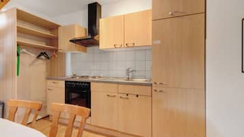 Kühlschrank, Ofen, Herdplatte, Geschirrspüler