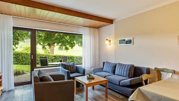 Fernseher, Tischtennisplatte