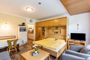 1 bedroom, iron/ironing board, free WiFi, bed sheets - Apartment (Fuchsbau, 30 sqm) with Private Terrace and Wi-Fi (Schmallenberg)