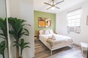1 chambre, fer et planche à repasser, draps fournis