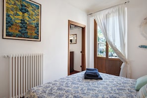 1 habitación y ropa de cama