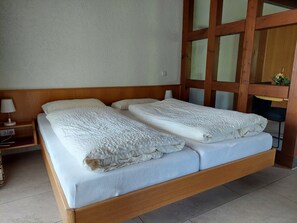 1 bedroom, iron/ironing board, free WiFi, bed sheets - Vacation apartment Bauer Apartment 55sqm with balcony (Bad Herrenalb)