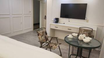 Superior Double Room, Partial Lake View