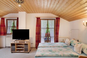 1 bedroom, free WiFi, bed sheets