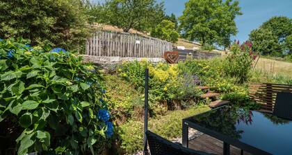 Apartment 'Ferienwohnung S'Raubers' with Private Terrace, Private Garden and Wi-Fi